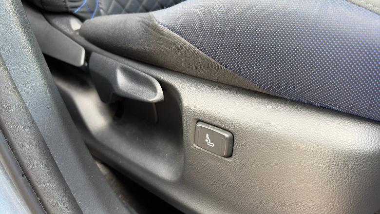 Toyota C-HR 1.8 Hybrid Dynamic 5dr CVT Hybrid Hatchback